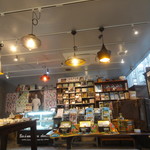 シャポン - 店内全体