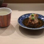 日本橋蛎殻町 すぎた - あん肝。あらまさ貴醸酒。
      あん肝は温度図るわけではないが80度から90度くらいで火入れしているとのこと。