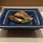 日本橋蛎殻町 すぎた - かますの幽庵焼き。胡瓜の胡麻和え。