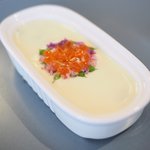 L'Octave Hayato KOBAYASHI - ランチコース 5598円 の信州サーモンのタルタル、スモーククリーム、イクラ、花