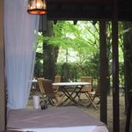 亀の井別荘 - レストラン蛍火園店内