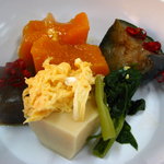 みやこ屋 - カボチャやナスの煮物はごはんに合う味付けです。　08/09