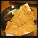 本格炭火焼鳥　てっぴ - 鶏せんべい　400円