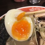 呼び戻しとんこつ 光四郎 - 煮卵