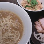 つけ麺一燈 - 海老、貝、鶏の白湯そば(2)