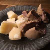 カルネジーオ イースト - 