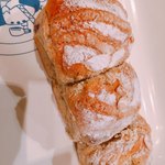 ドンク - 紅茶とベリーのちぎりパン  ¥237-