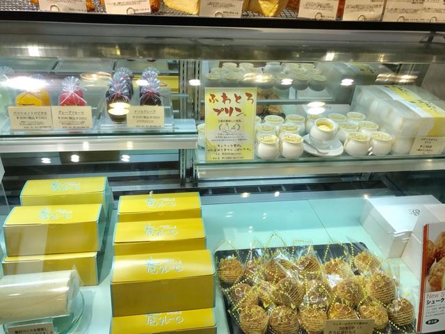 新潟新潟 花の新潟に咲く勇姿 素晴らしいラ パティスリープレジールのケーキの夢と希望と明日と正義を讃える 日本全国のデカ盛り自慢 味自慢 By ウサギのミミー ラ パティスリープレジール 巻 ケーキ 食べログ