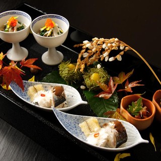 Enjoy a kaiseki course that will delight all your senses. Lunch course also available