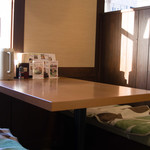 季風軒 - テーブル席