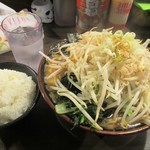 家系ラーメン クックら - ラーメン大盛＆野菜盛り＆サービスライス