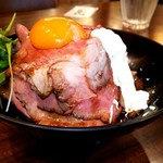 Beco2 - ローストビーフ丼