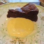 プティレストラン グーテ - スフレのガトーショコラ