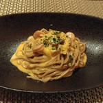 健菜樂食 Zen - チェダーチーズソースの大町黒豚ソーセージ全粒粉生パスタ　