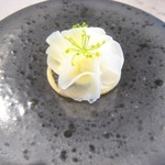 Ode - キャヴィア／じゃがいも／タルト