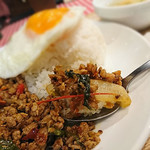 タイ国麺飯ティーヌン - ガパオごはん