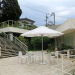 ル・ミリュウ - お洒落なテラスが出現