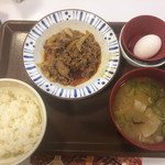 すき家 - 牛丼 とん汁 たまご ごはん少なめ 490円