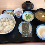 松屋 - 朝はこれで充分。いや、これが良いです(^｡^)