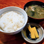 内海八 - ご飯と味噌汁と漬物
