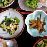 よし半 - 「刺身定食」の副菜