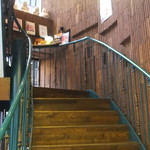 ランチョン - 二階への階段