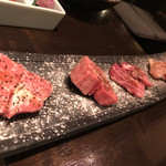 Matsuzakagyuu Toriatsukaiten Yakiniku Shirahige - 