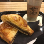 ZEBRA Coffee & Croissant - パンオショコラ240円
      ほうじ茶ラテ450円