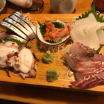 末広寿司 - タコ、しめ鯖、赤貝、アオリイカ、鯛