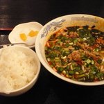 天然居 - サンラー湯麺定食　780円　サラダ、デザート付き