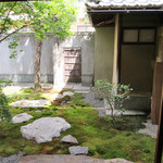 冬夏 - ギャラリー前の庭園(2017.9月)