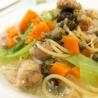 アン カフェ - 若鶏モモ肉の白ワインラグーソーススパゲッティー