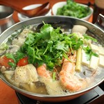 Vietnamese hotpot (one serving)