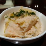 Bistro ichi - スモークサーモンの入ったポテトサラダ