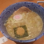 六厘舎 東京駅東京ラーメンストリート - つけ汁