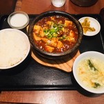 Shisen Ryouri Shokuisen - 石鍋マーボー豆腐定食（850円）