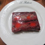 オ・タン・ペルデュ - 牛肉とビーツのテリーヌ