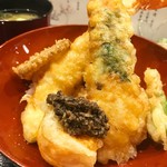 なにわ天ぷら 維心 - 天丼の上の黒トリュフ