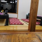 味千ラーメン - テーブル席以外に、座敷もかなり充実