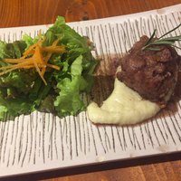 トラットリア ダイ パエサーニ - 牛肉団子の赤ワインソース