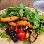 organ - 千葉産 カマスのフリットと茄子、トマト、葉野菜のサラダ