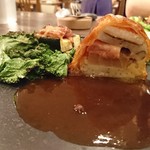 organ - 茨城産 穴子のスモークとフォアグラ、黄色ビーツのパイ包み