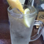 鶴亀 - チューハイ ３００円(税込)(2017年8月28日撮影)