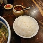 ライスは辛子高菜と一緒に