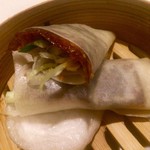 GINZA芳園 - 北京ダック。パリパリで美味しい