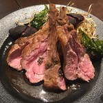 俺のフレンチ - 仔羊骨付き背肉のロティ