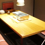 Horumon Yakiniku Tomiya - 1階の座敷テーブル