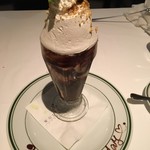 ウルフギャング・ステーキハウス - サプライズで戴いたパフェ