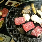 炭火焼きホルモン家 酒家 うみ - 