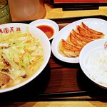 大阪王将 - 長崎ちゃんぽん500円 餃子240円